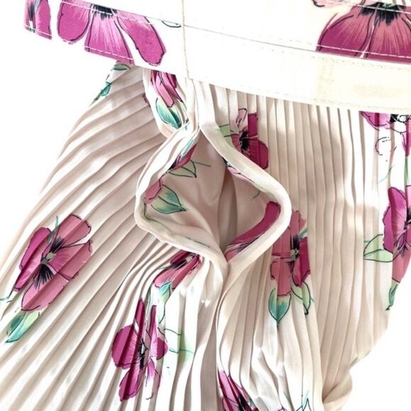 NICHOLAS Pleated Prairie Floral Belted Midi Dress - Picture 12 of 15